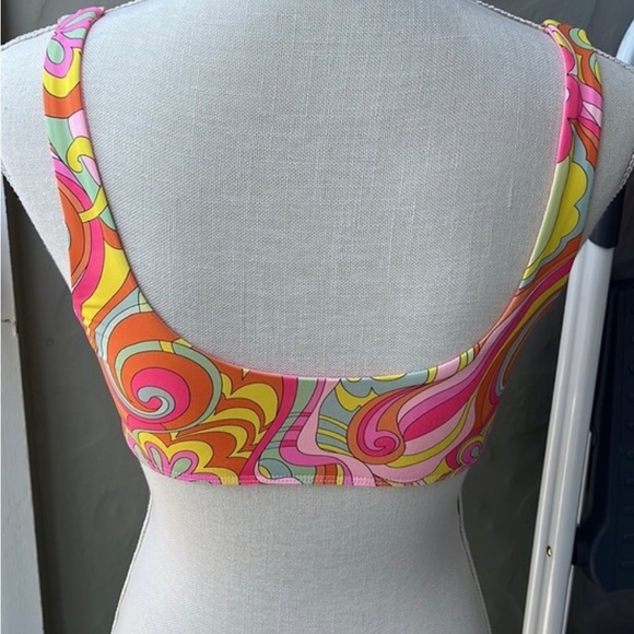 FRANKIES BIKINIS Hailee Steinfeld Bikini Top Wms M Dexter Peace - Picture 7 of 9